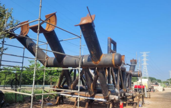 Estructura industrial en montaje